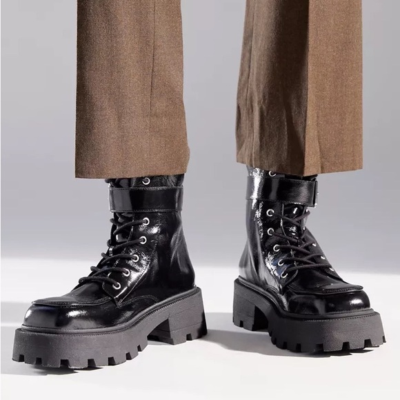 ‼️SOLD‼️ URBAN OUTFITTERS Cooperative Tania Buckled Boot - Picture 3 of 6